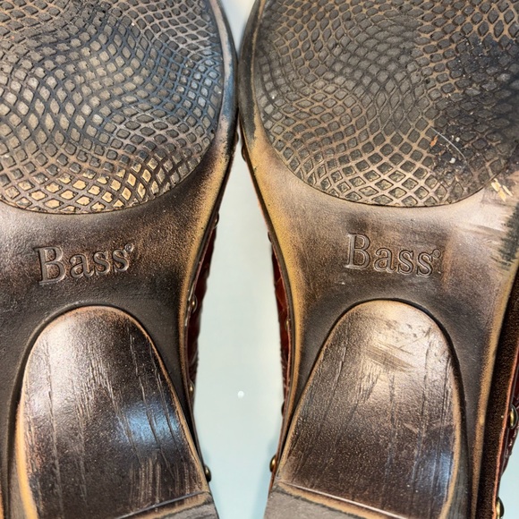 Bass Women's Size 8M Brown Handwoven Leather Slip On Clogs. 2 3/4" Heel Height. - Picture 6 of 7